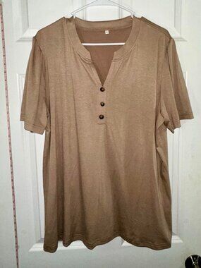 Tan 3 Button Notch Neck Short Sleeve Henley Top XL